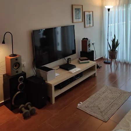 Cosy Garden דירה Messíni