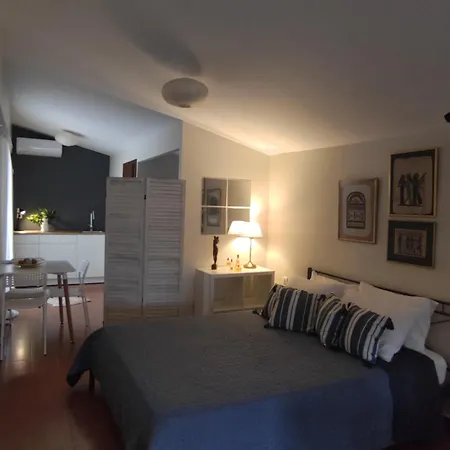 Διαμέρισμα Cosy Garden *